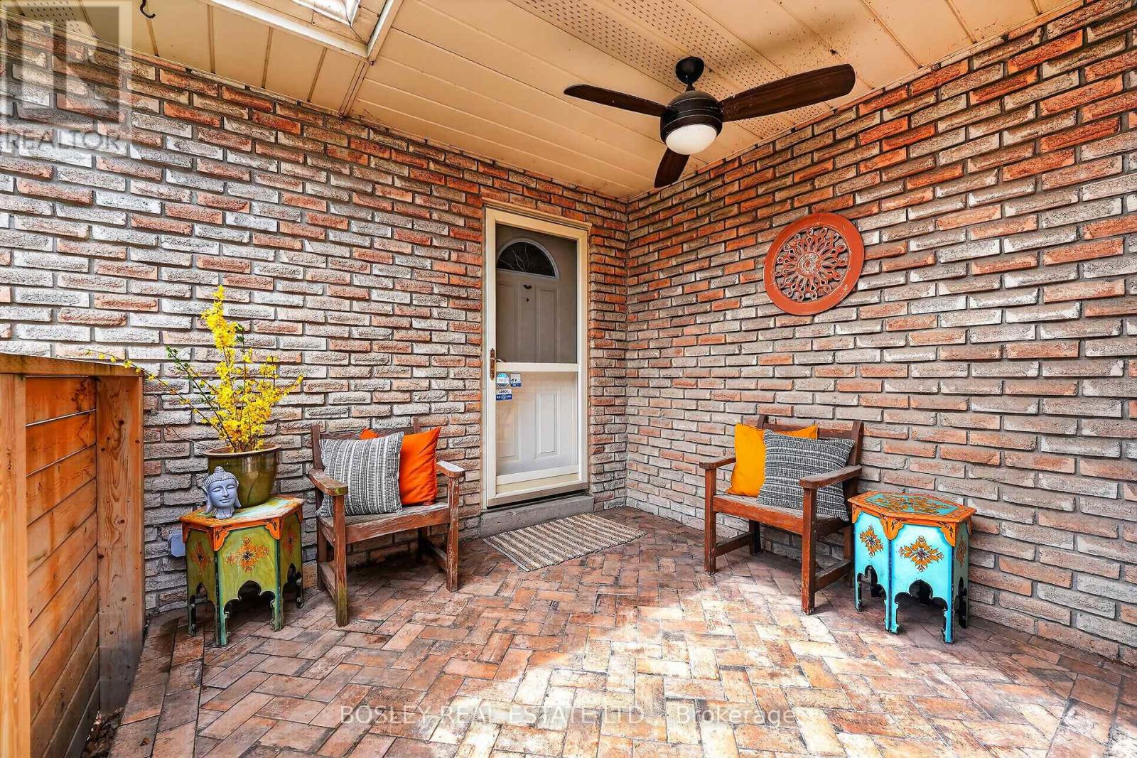 561 King Street, Niagara-On-The-Lake, Ontario  L0S 1J0 - Photo 2 - X13042270