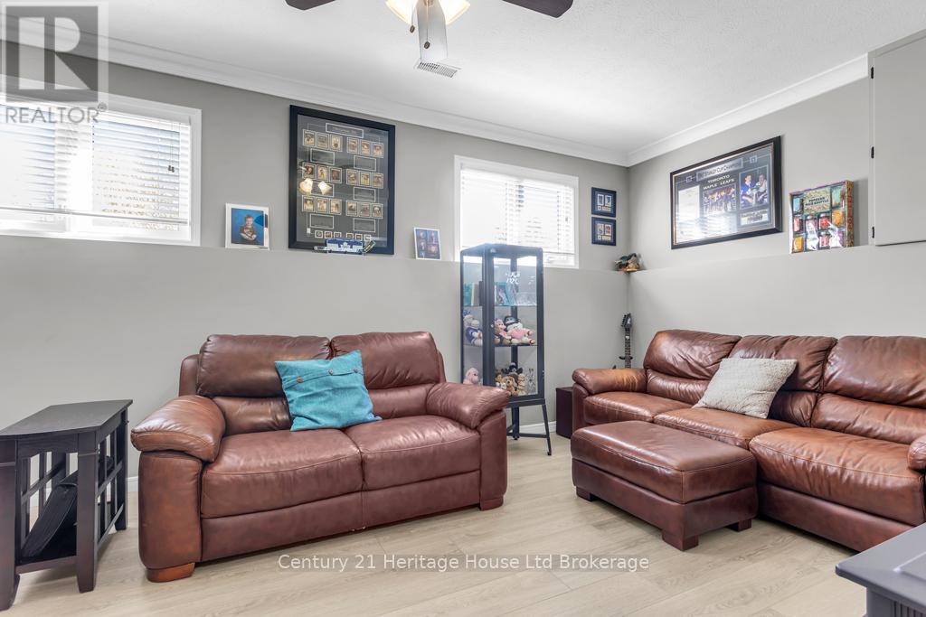 93 Glendale Drive, Tillsonburg, Ontario  N4G 1J9 - Photo 21 - X13042386