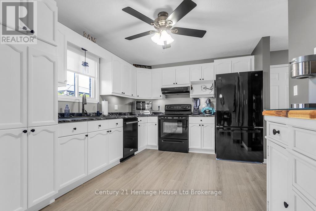 93 Glendale Drive, Tillsonburg, Ontario  N4G 1J9 - Photo 6 - X13042386