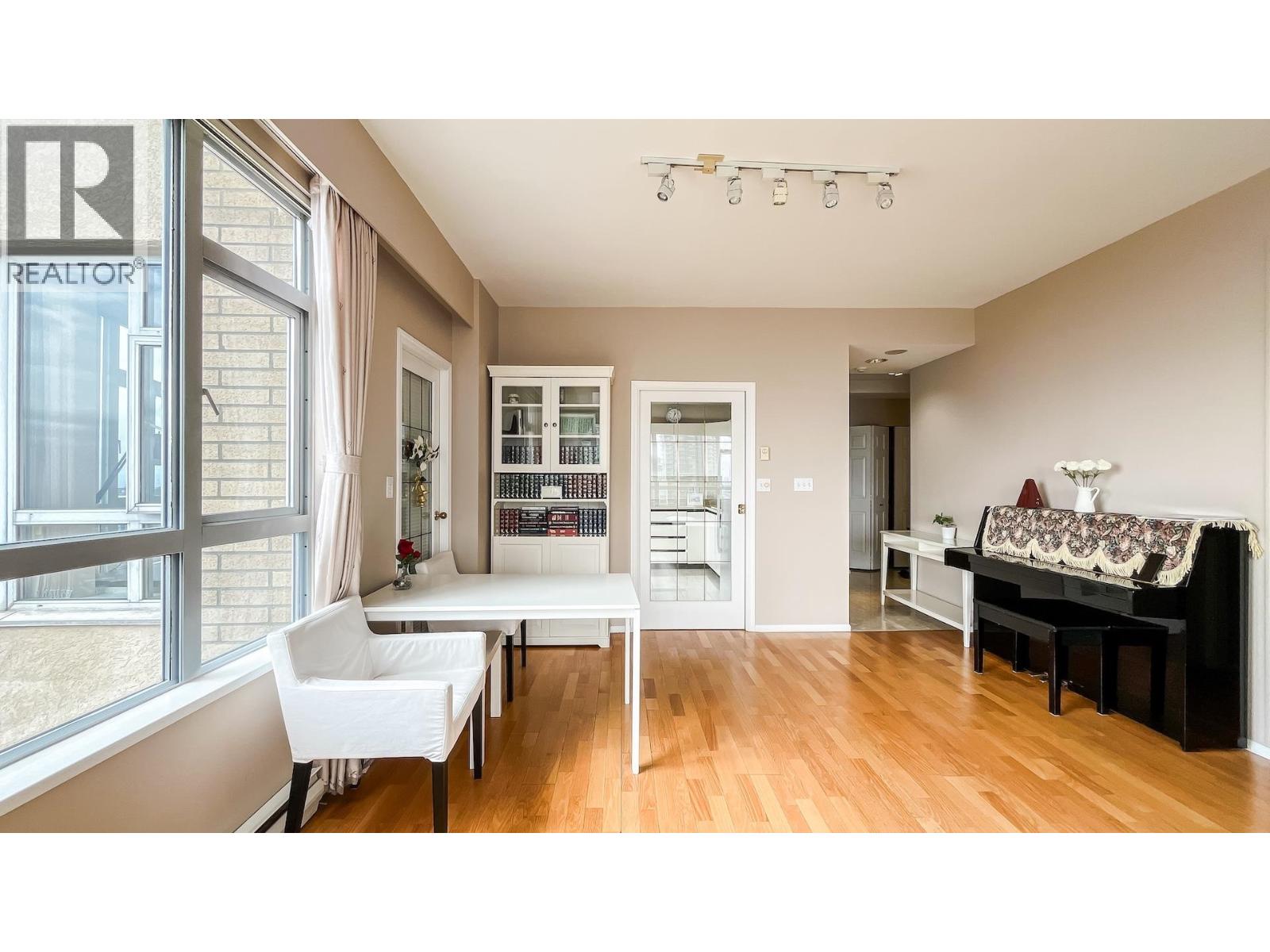 2102 6521 Bonsor Avenue, Burnaby, British Columbia  V5H 4N3 - Photo 6 - R3115536