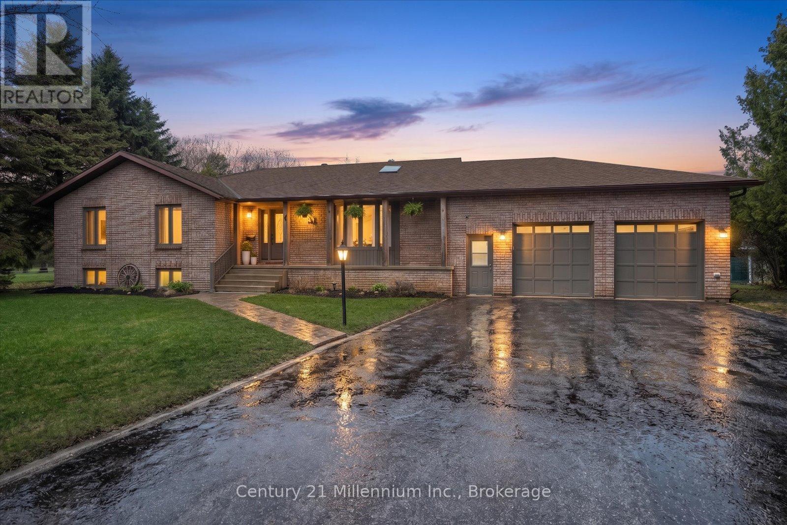 4 BLACKBURN AVENUE, Clearview, Ontario