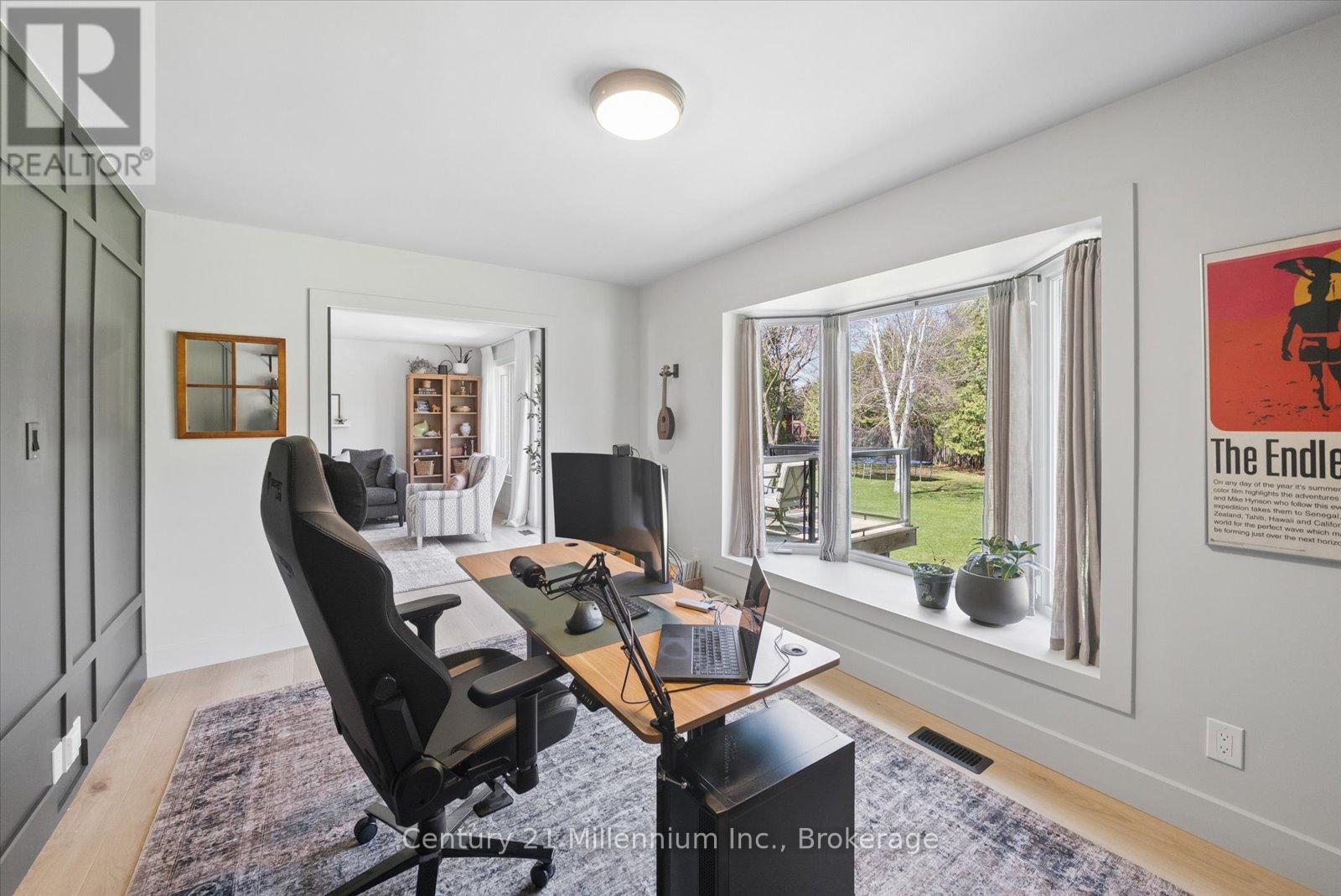 4 Blackburn Avenue, Clearview, Ontario  L0M 1P0 - Photo 18 - S13042256