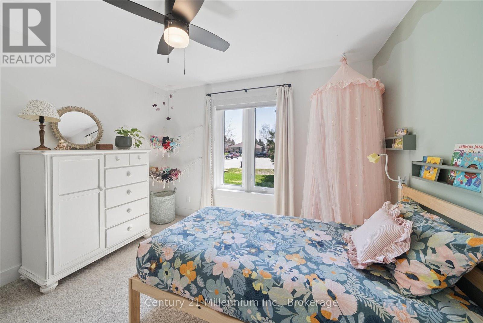 4 Blackburn Avenue, Clearview, Ontario  L0M 1P0 - Photo 27 - S13042256