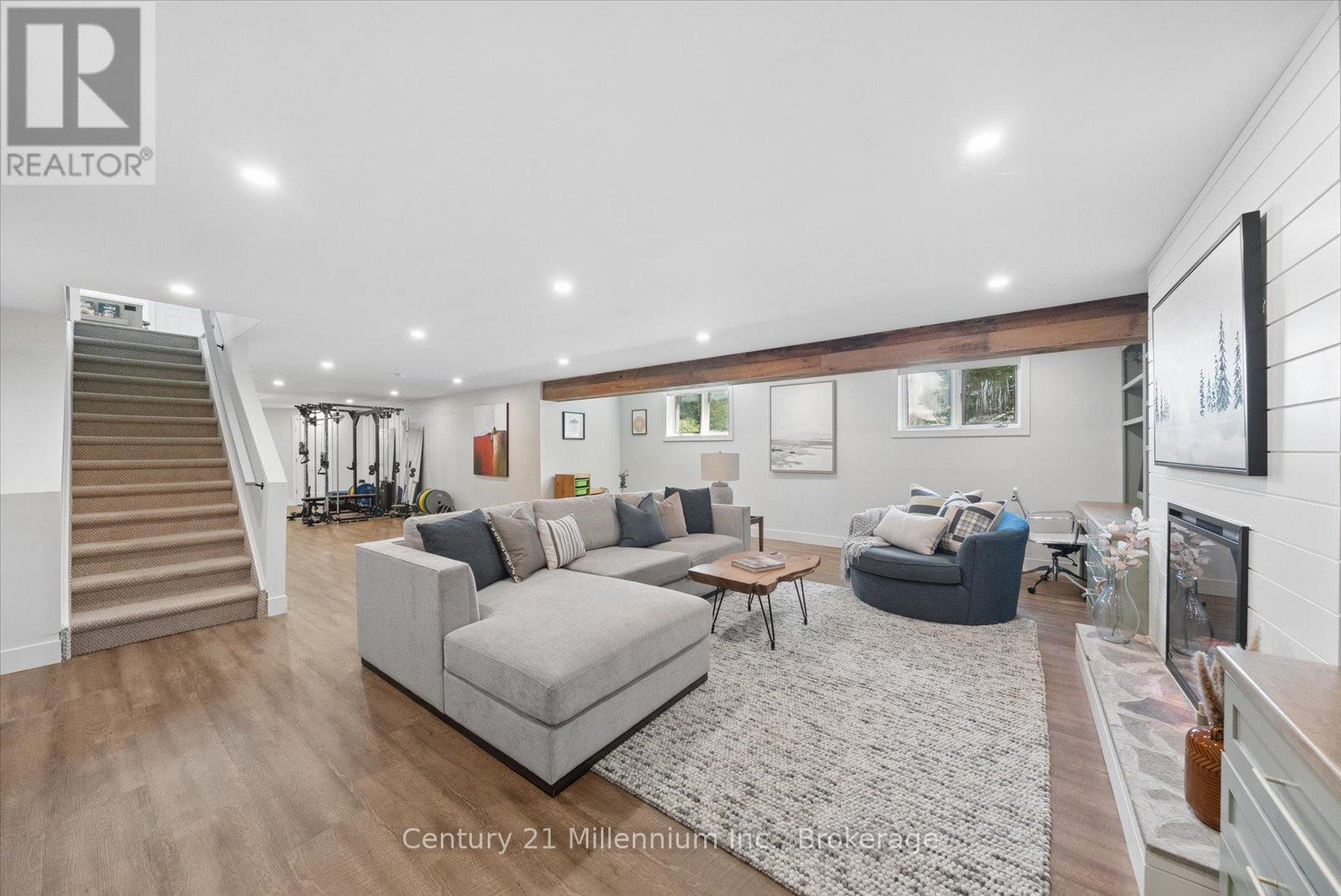 4 Blackburn Avenue, Clearview, Ontario  L0M 1P0 - Photo 29 - S13042256