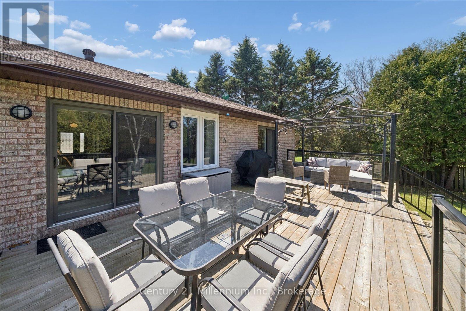 4 Blackburn Avenue, Clearview, Ontario  L0M 1P0 - Photo 40 - S13042256