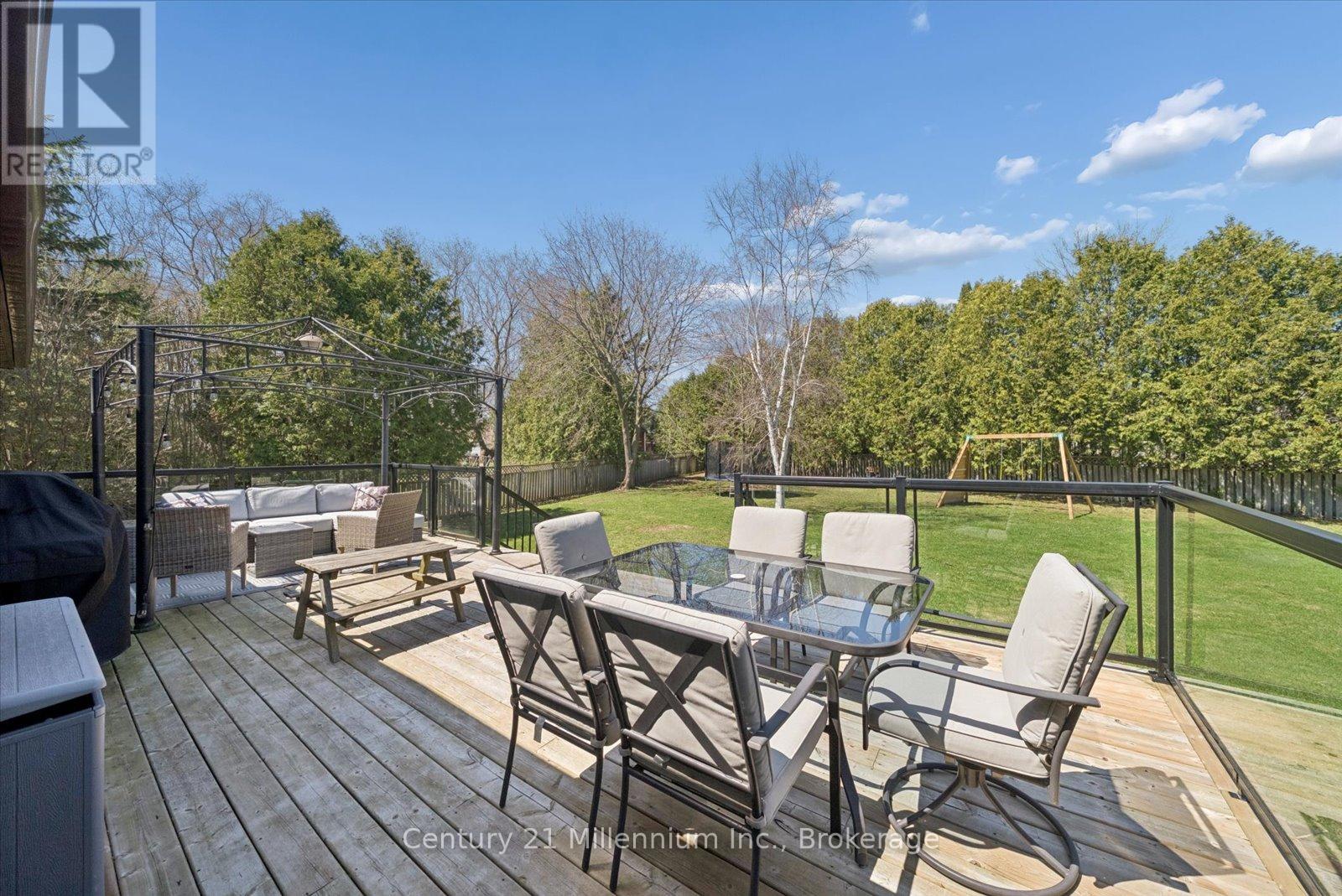 4 Blackburn Avenue, Clearview, Ontario  L0M 1P0 - Photo 41 - S13042256