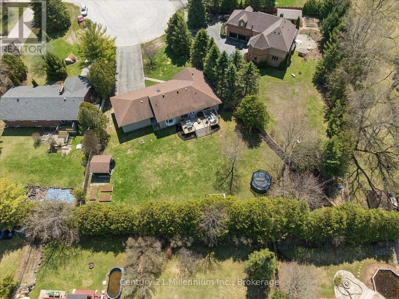 4 Blackburn Avenue, Clearview, Ontario  L0M 1P0 - Photo 44 - S13042256