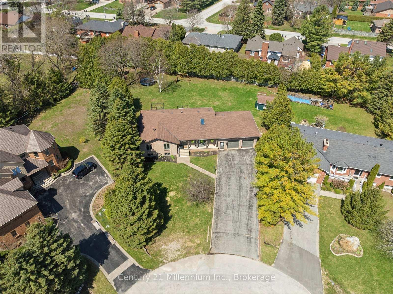 4 Blackburn Avenue, Clearview, Ontario  L0M 1P0 - Photo 45 - S13042256