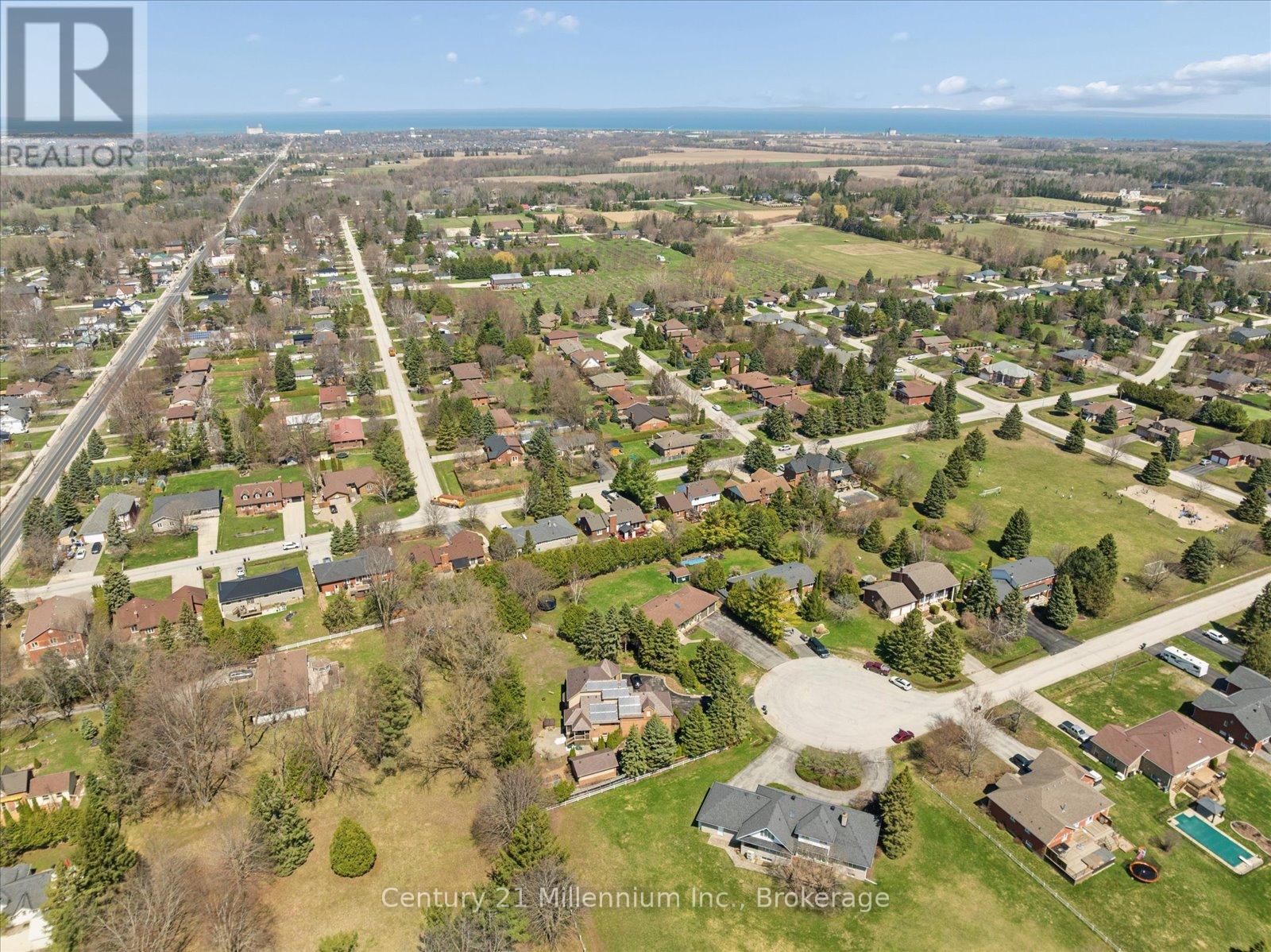 4 Blackburn Avenue, Clearview, Ontario  L0M 1P0 - Photo 47 - S13042256