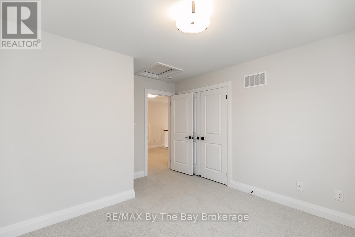 5 Rosanne Circle, Wasaga Beach, Ontario  L9Z 0N4 - Photo 37 - S13042340