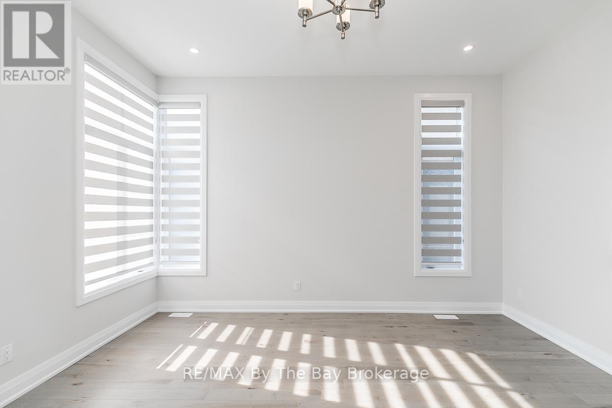 5 Rosanne Circle, Wasaga Beach, Ontario  L9Z 0N4 - Photo 6 - S13042340