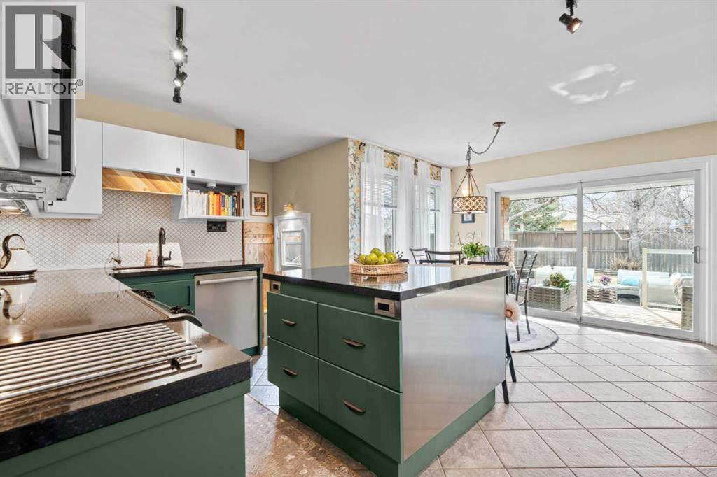 223 45 Street SW, Calgary, Alberta  T3C 2B4 - Photo 8 - A2304620