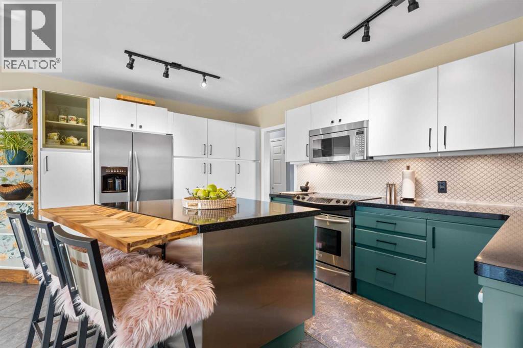 223 45 Street SW, Calgary, Alberta  T3C 2B4 - Photo 10 - A2304620