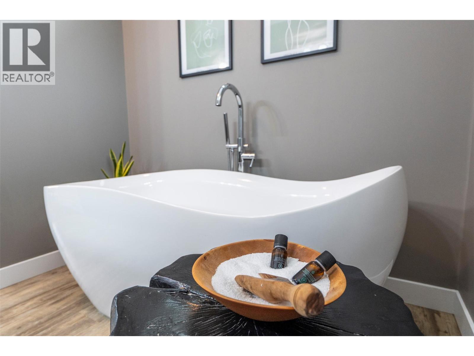 430 Buriview Drive, Nelson, British Columbia  V1L 0A7 - Photo 33 - 10384632