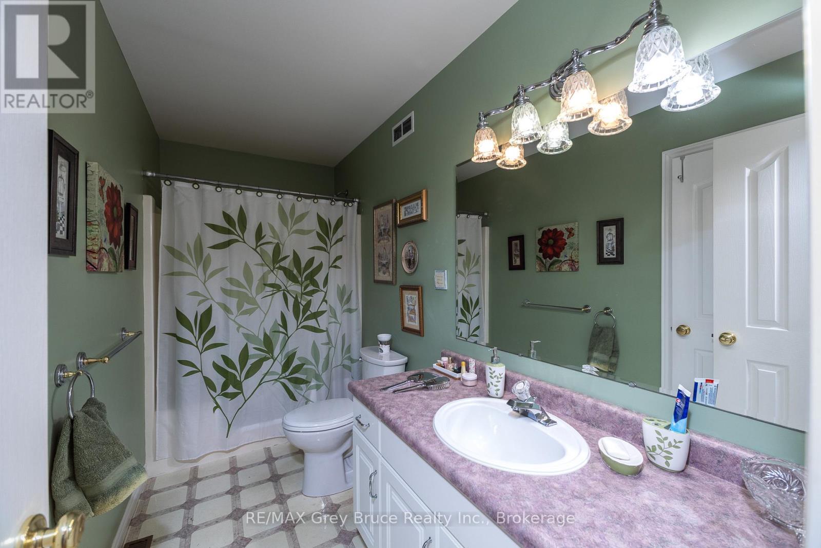 258913 Gordon Sutherland Parkway, Georgian Bluffs, Ontario  N4K 0G3 - Photo 12 - X13042208