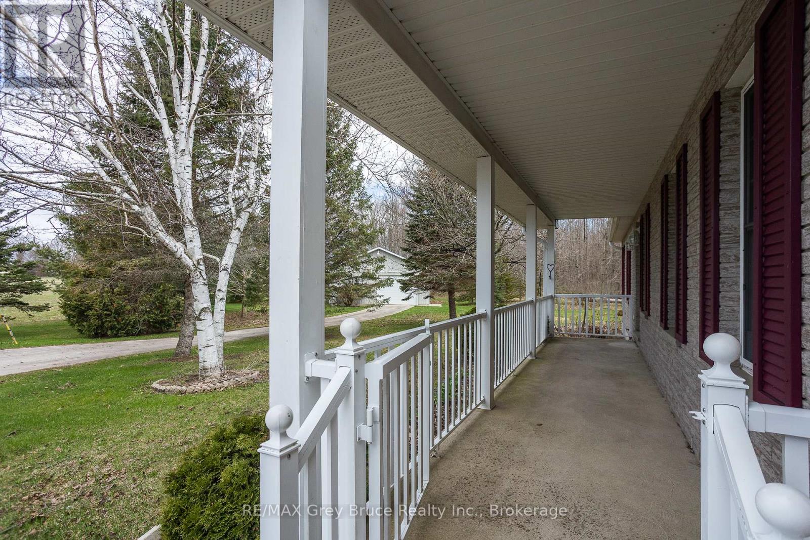 258913 Gordon Sutherland Parkway, Georgian Bluffs, Ontario  N4K 0G3 - Photo 2 - X13042208