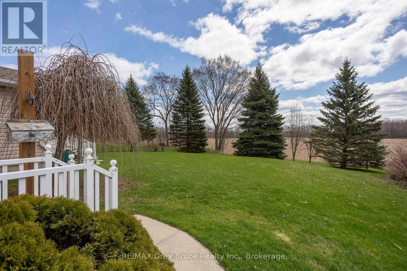 258913 Gordon Sutherland Parkway, Georgian Bluffs, Ontario  N4K 0G3 - Photo 23 - X13042208