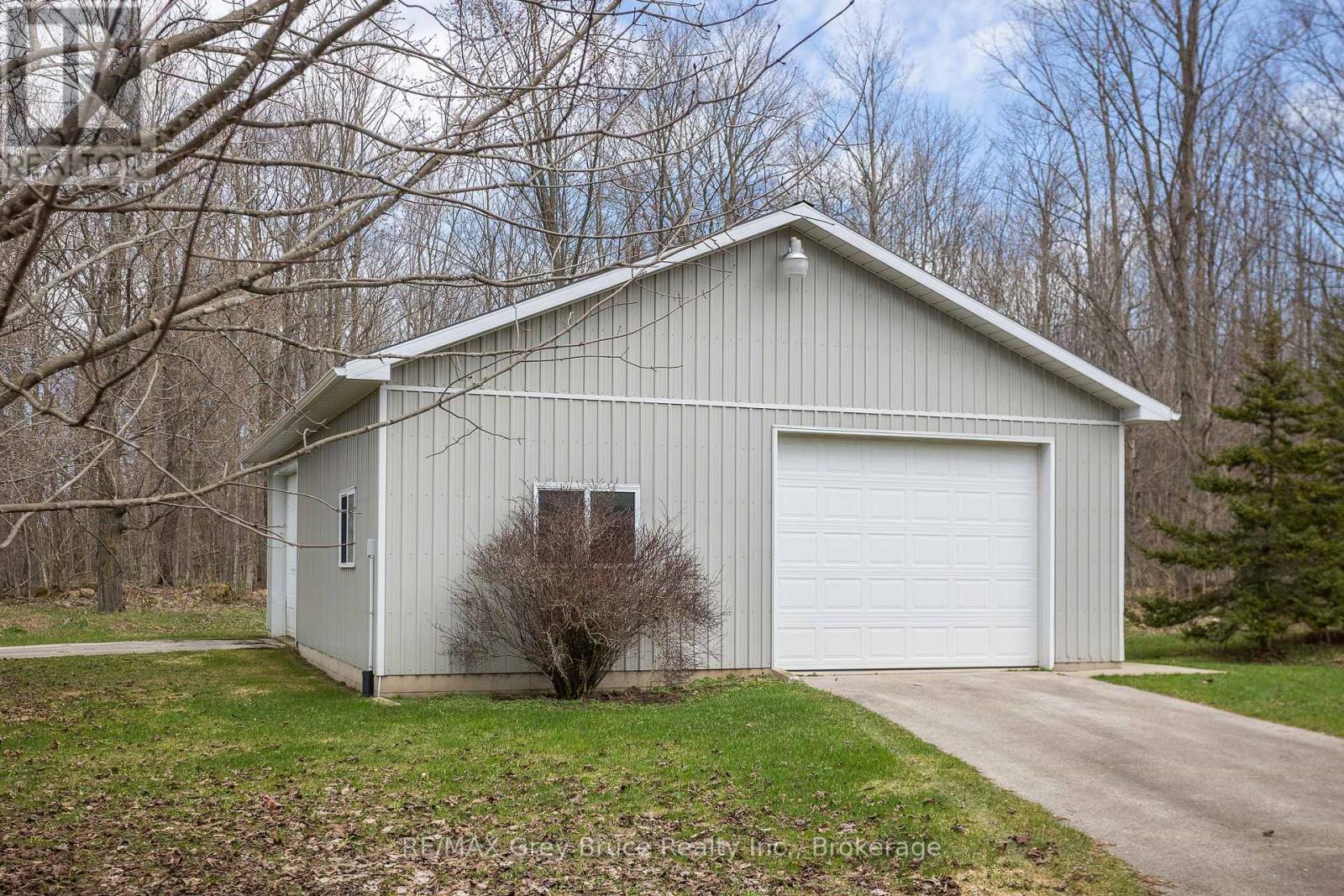 258913 Gordon Sutherland Parkway, Georgian Bluffs, Ontario  N4K 0G3 - Photo 25 - X13042208