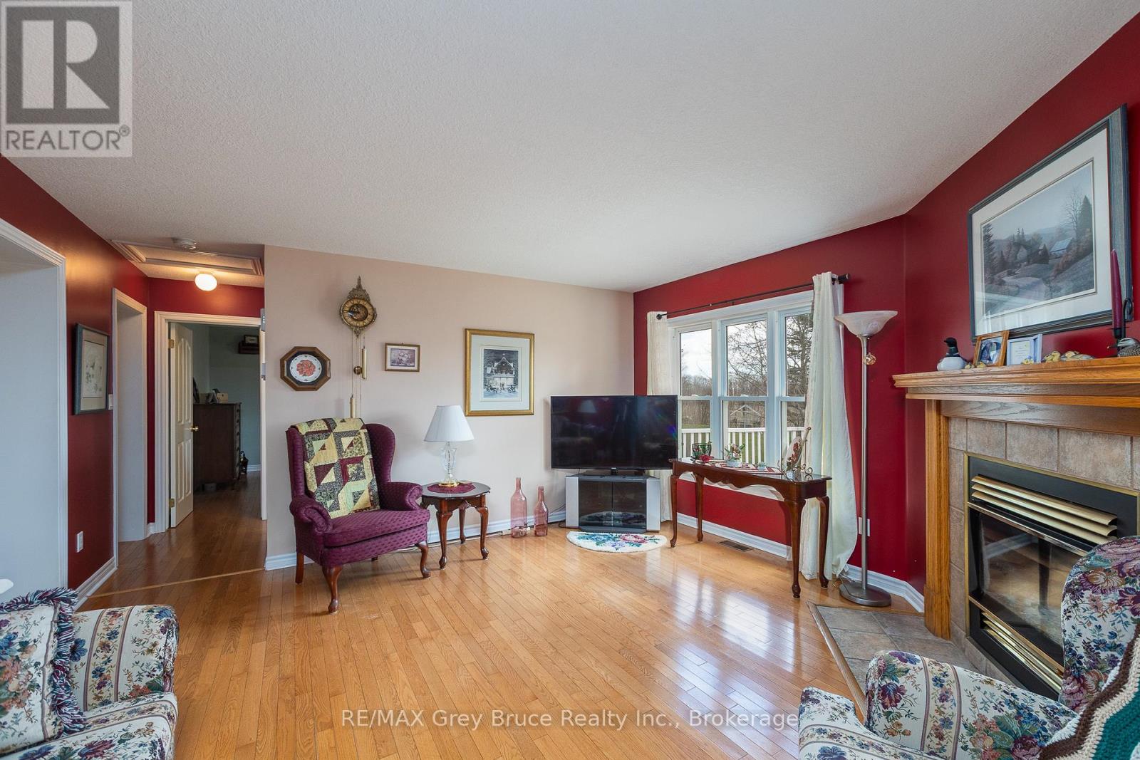 258913 Gordon Sutherland Parkway, Georgian Bluffs, Ontario  N4K 0G3 - Photo 4 - X13042208