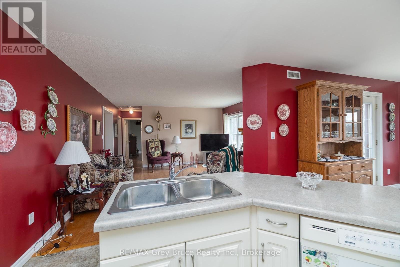 258913 Gordon Sutherland Parkway, Georgian Bluffs, Ontario  N4K 0G3 - Photo 9 - X13042208