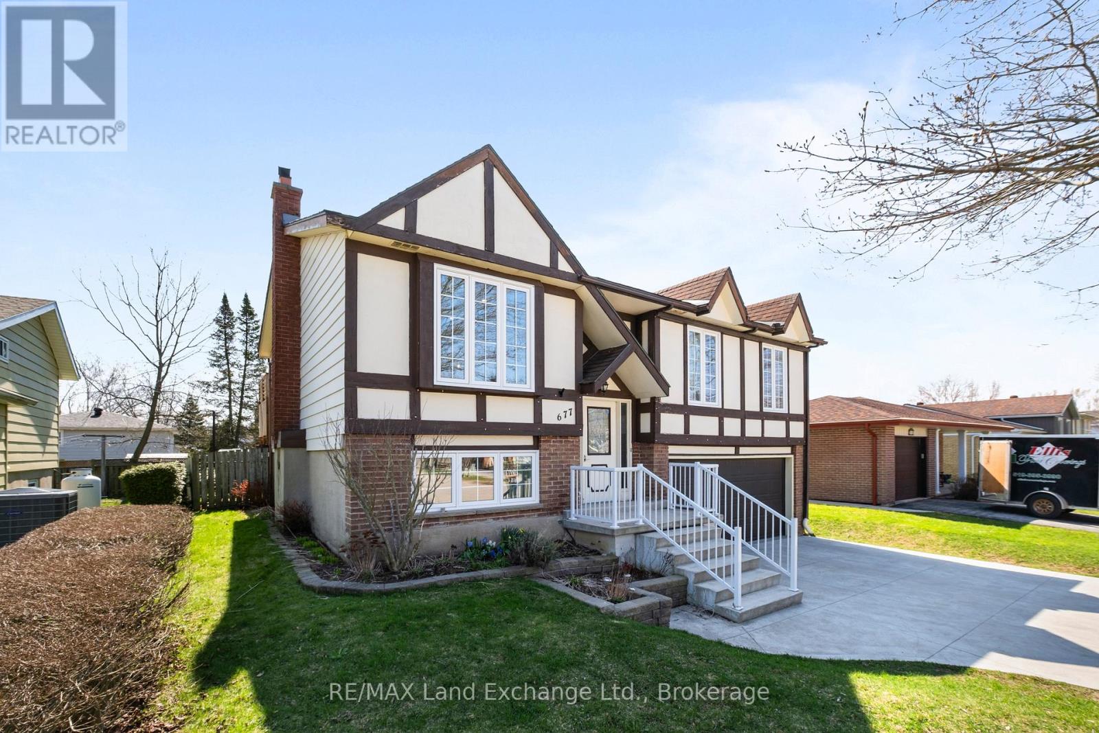 677 KENNARD CRESCENT, Kincardine, Ontario