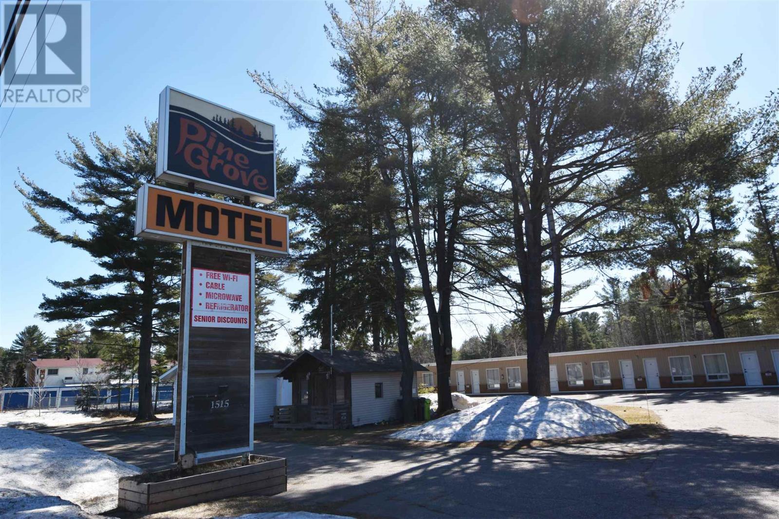 1515 Trunk Rd, Sault Ste. Marie, Ontario  P6A 6X9 - Photo 3 - SM260775