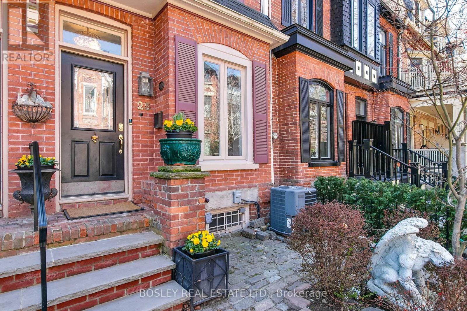 25 Salisbury Avenue, Toronto, Ontario  M4X 1C3 - Photo 2 - C13042442