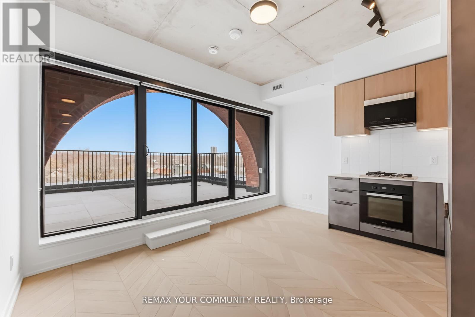 603 - 761 Queen Street, Toronto, Ontario  M4M 1H3 - Photo 2 - E13042194