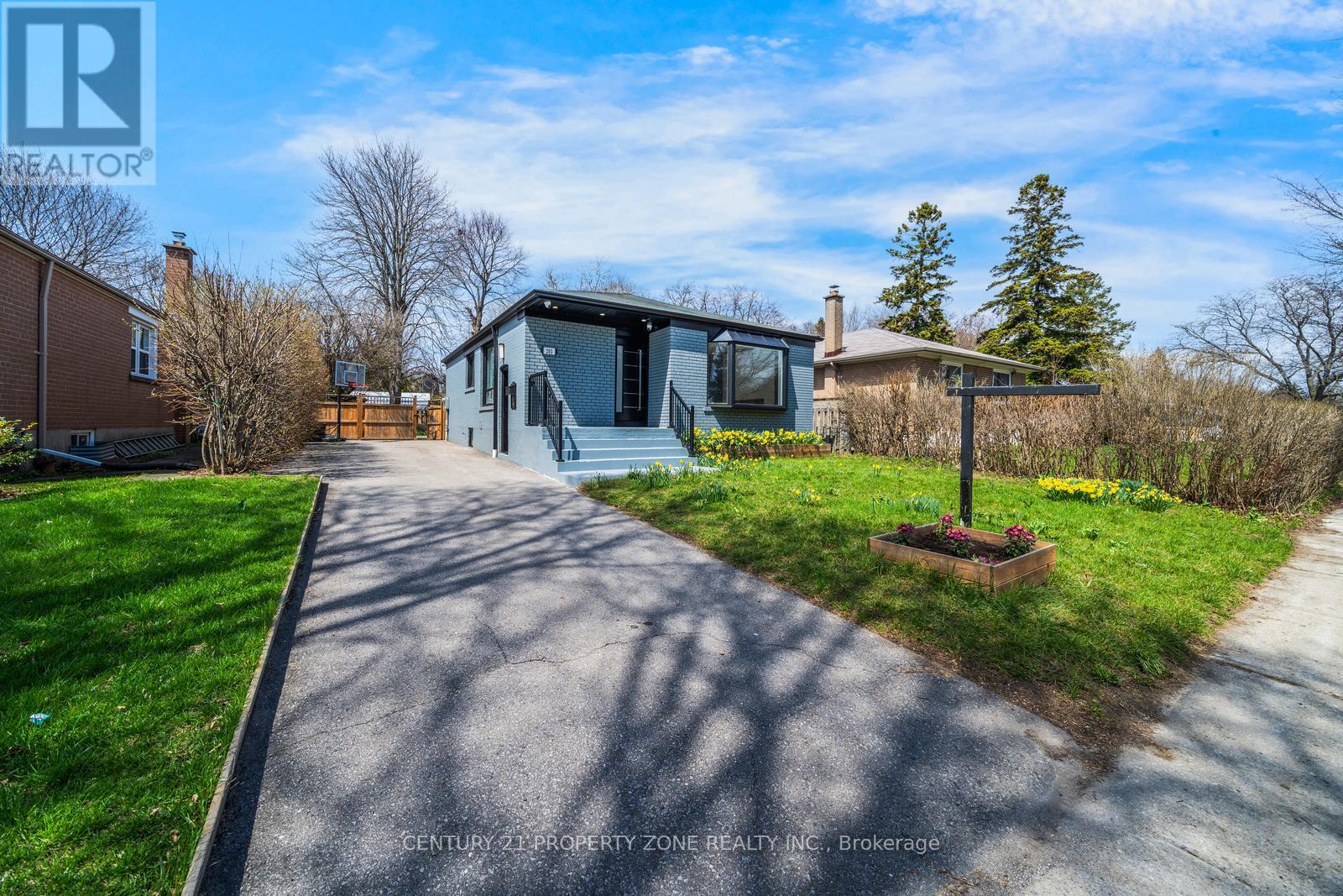 203 TOYNBEE TRAIL, Toronto, Ontario