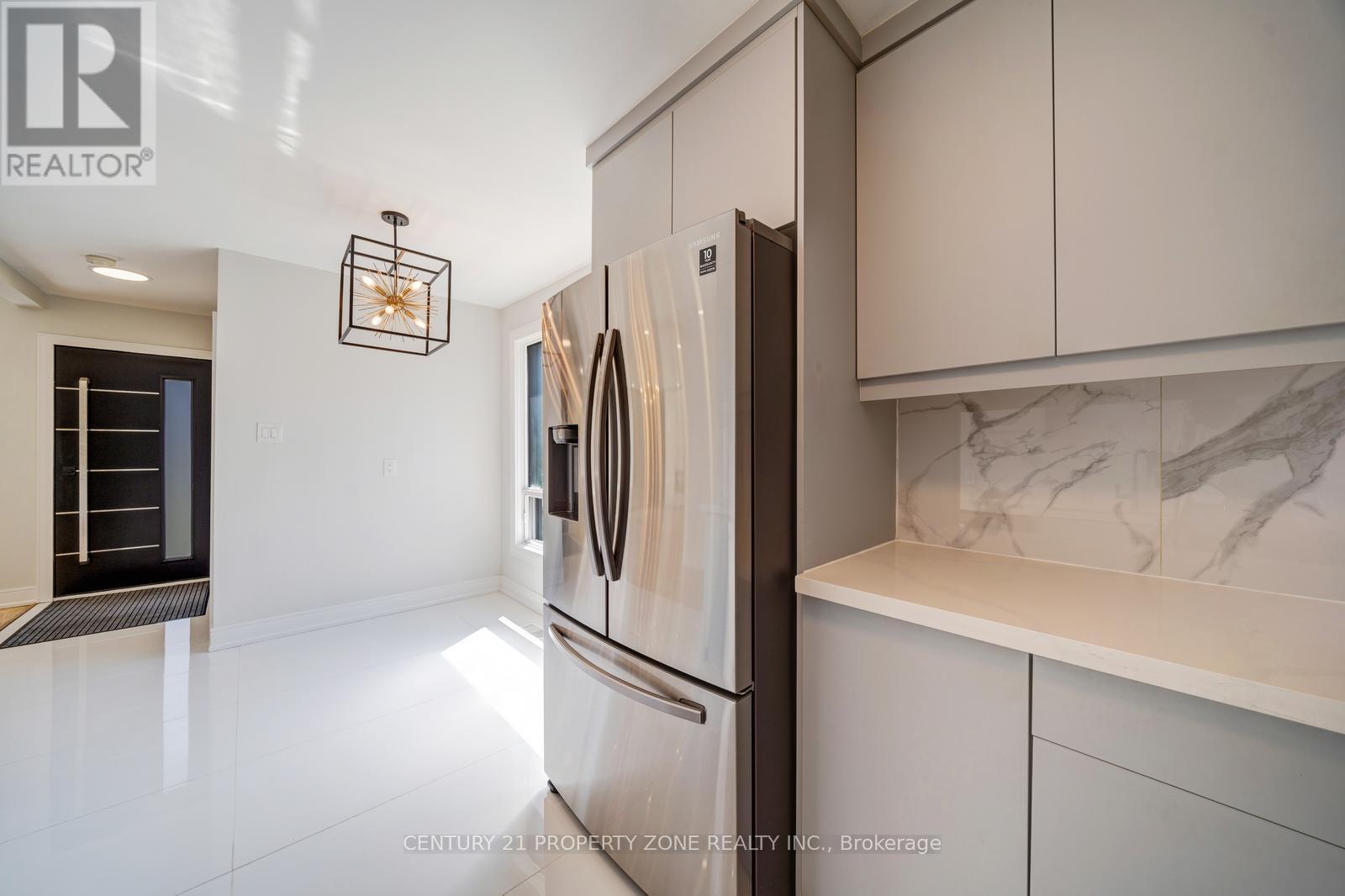 203 Toynbee Trail, Toronto, Ontario  M1E 1G8 - Photo 19 - E13042226