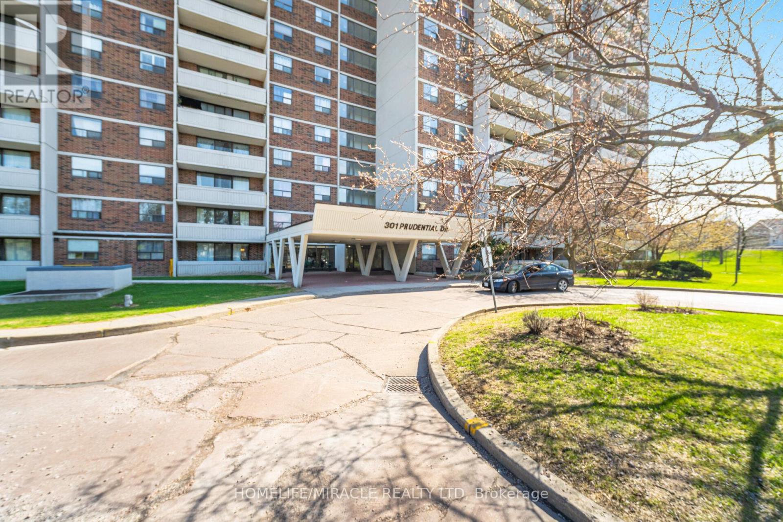 701 - 301 Prudential Drive, Toronto, Ontario  M1P 4V3 - Photo 2 - E13042376