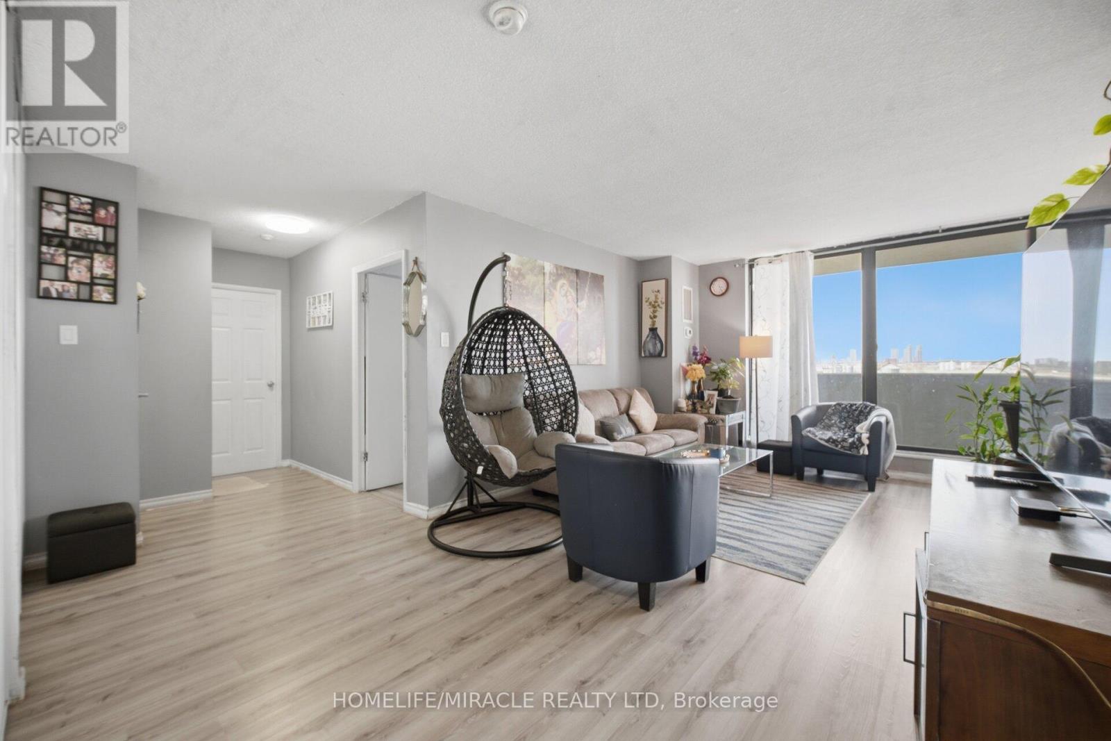 701 - 301 Prudential Drive, Toronto, Ontario  M1P 4V3 - Photo 7 - E13042376