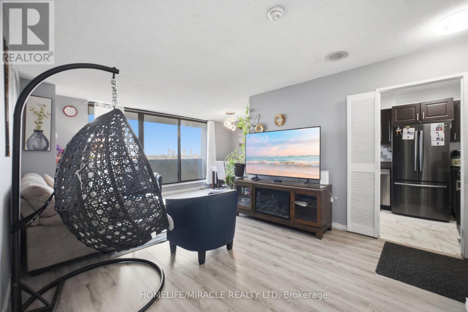 701 - 301 Prudential Drive, Toronto, Ontario  M1P 4V3 - Photo 8 - E13042376