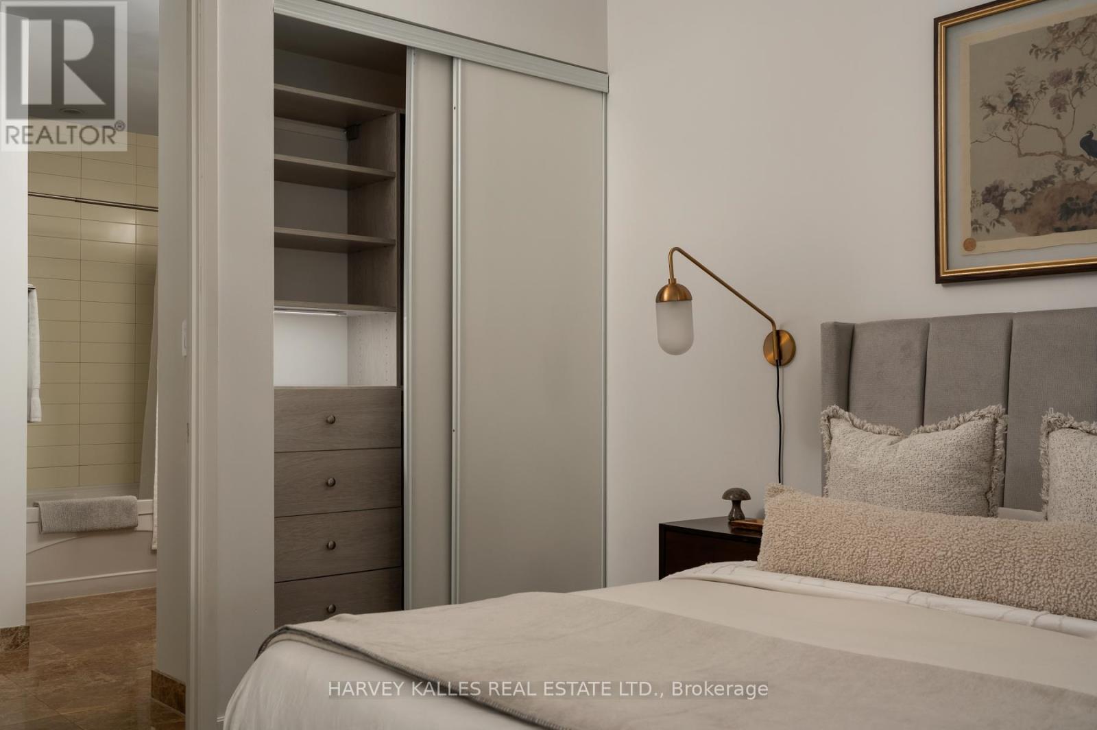 317 - 380 Macpherson Avenue, Toronto, Ontario  M4V 3E3 - Photo 14 - C12926206