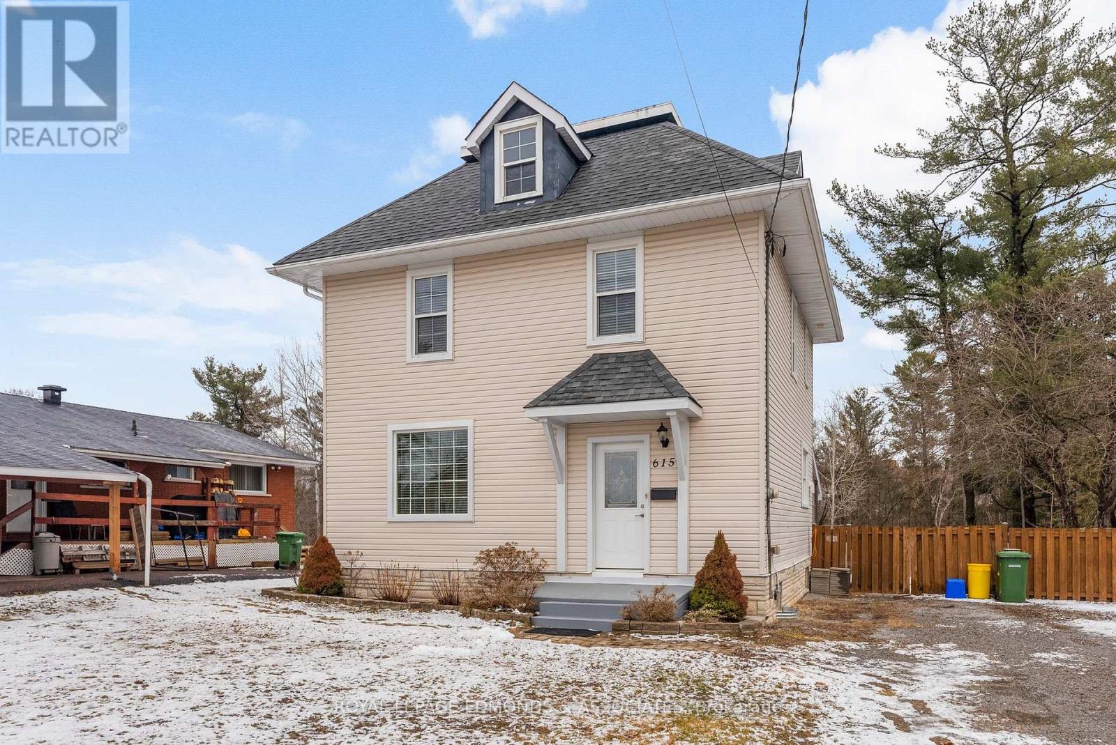 615 Moffat Street, Pembroke, Ontario  K8A 3Y2 - Photo 1 - X12987184