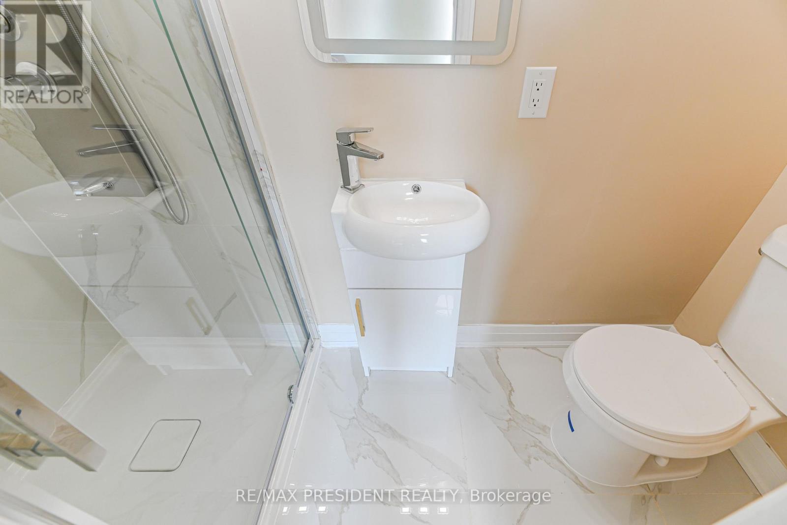 4 Lawnview Court, Brampton, Ontario  L7G 1T4 - Photo 33 - W13036568