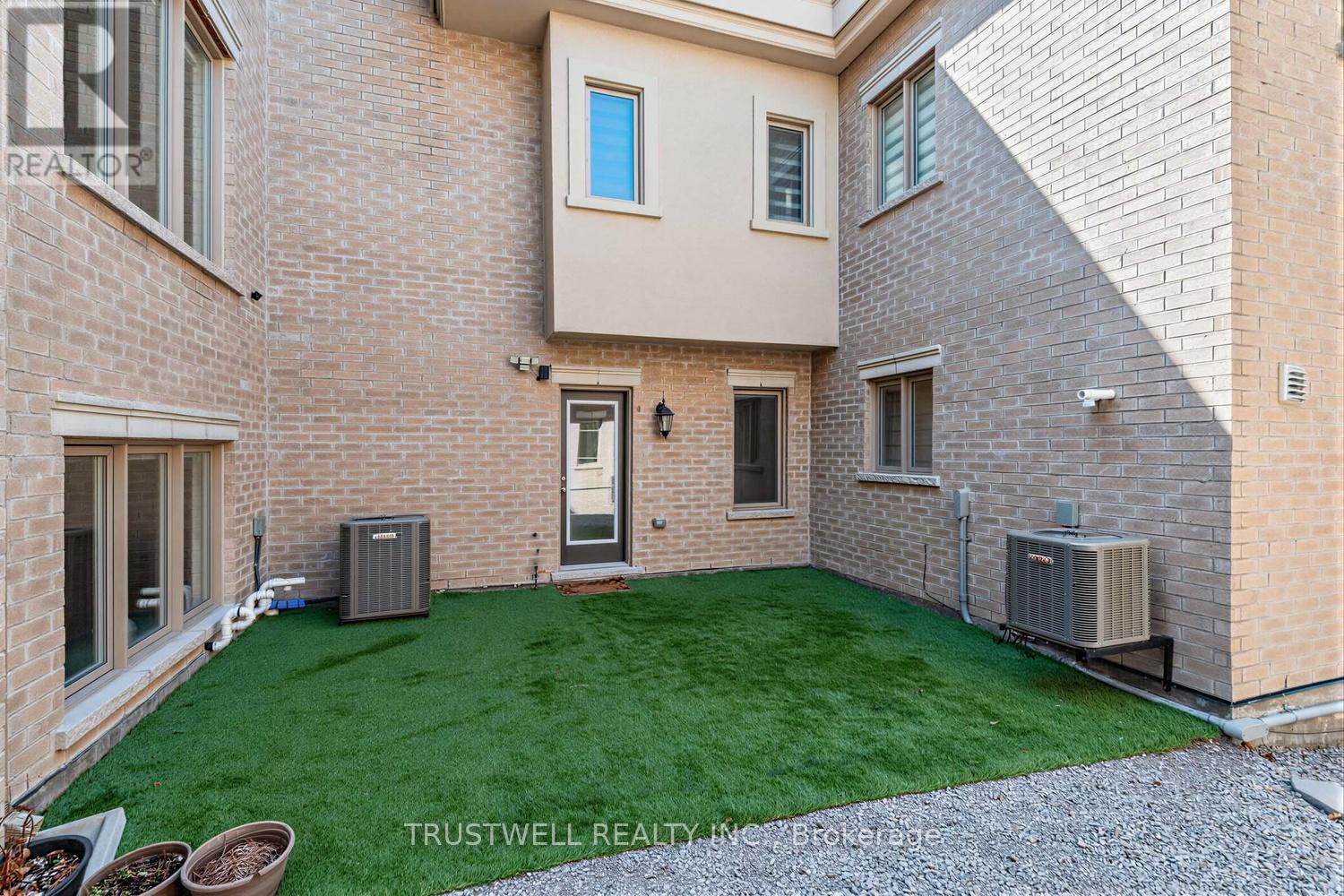 9412 Bayview Avenue, Richmond Hill, Ontario  L4C 5G9 - Photo 2 - N13042396