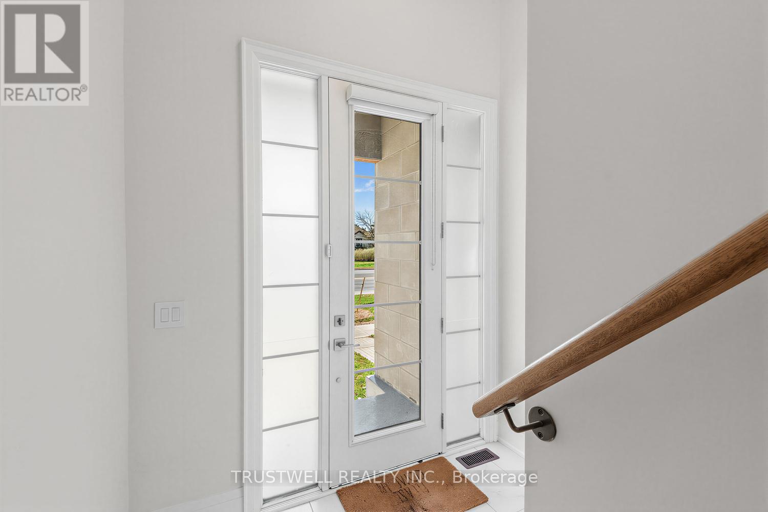 9412 Bayview Avenue, Richmond Hill, Ontario  L4C 5G9 - Photo 3 - N13042396