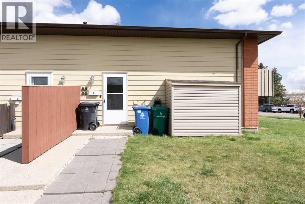1, 29 Meadowlark Boulevard N, Lethbridge, Alberta  T1H 4R4 - Photo 3 - A2303786