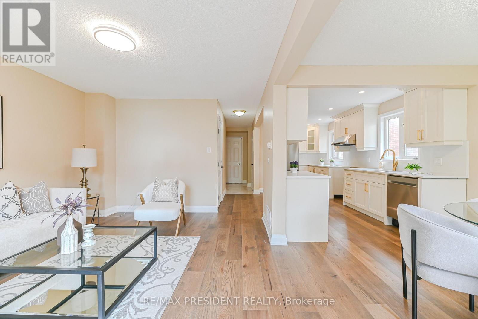 4 Lawnview Court, Brampton, Ontario  L7G 1T4 - Photo 14 - W13036568