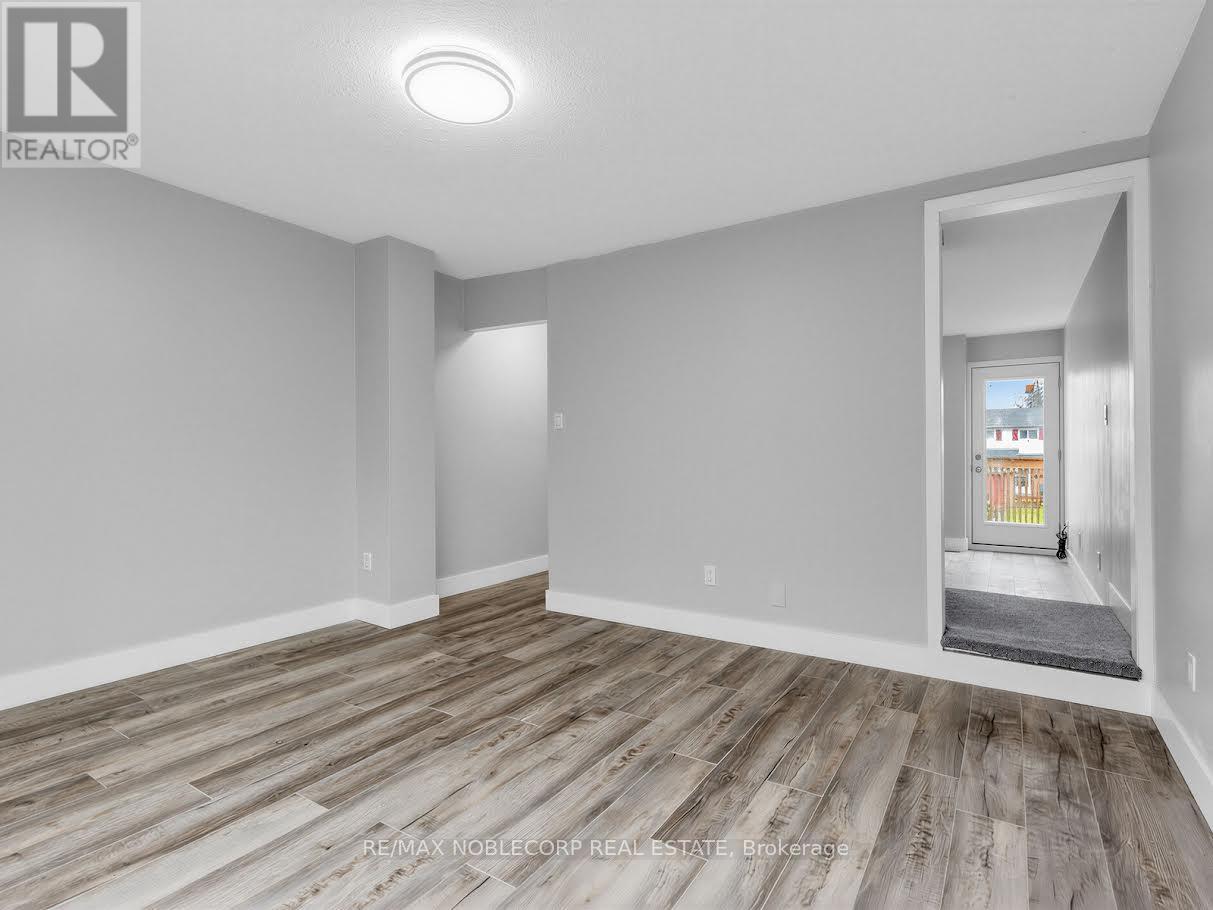 Upper Main - 59 Scott Crescent, Barrie (Letitia Heights), Ontario  L4N 4W2 - Photo 12 - S13042374