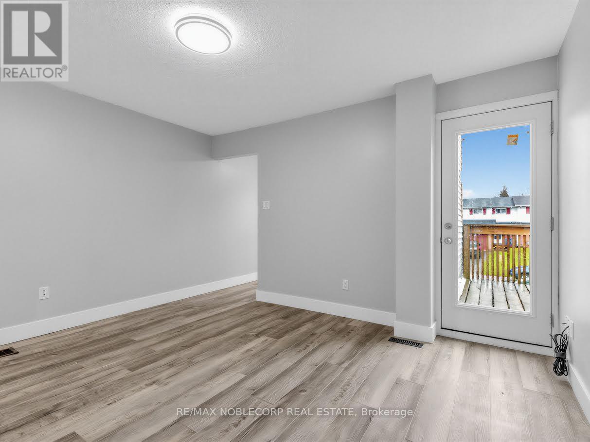 Upper Main - 59 Scott Crescent, Barrie (Letitia Heights), Ontario  L4N 4W2 - Photo 13 - S13042374