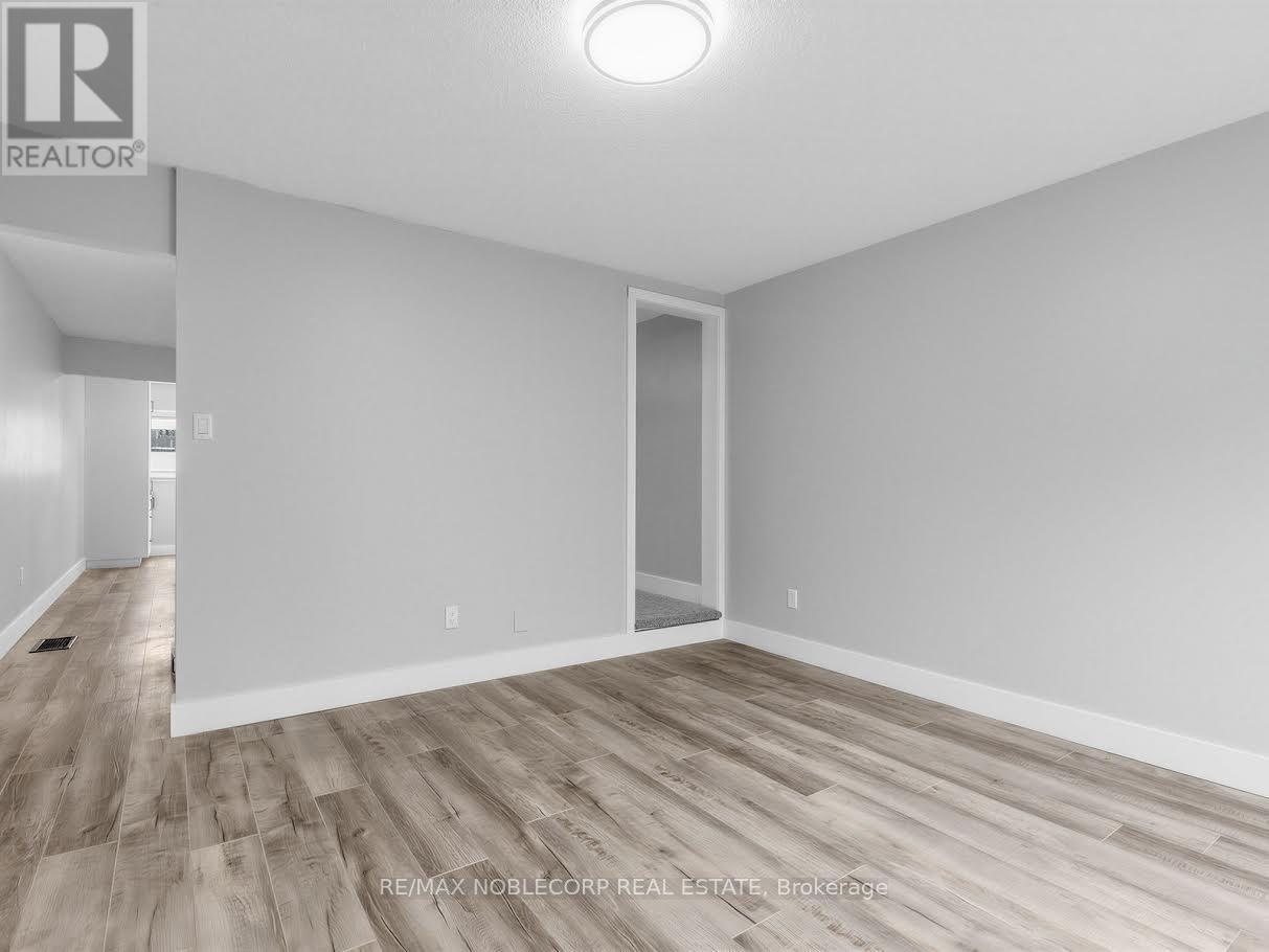 Upper Main - 59 Scott Crescent, Barrie (Letitia Heights), Ontario  L4N 4W2 - Photo 14 - S13042374