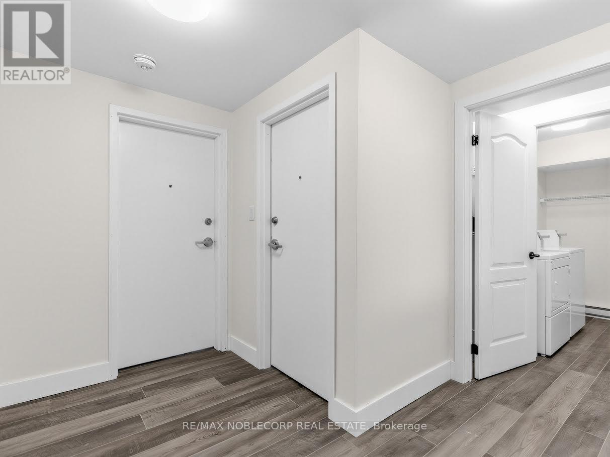 Upper Main - 59 Scott Crescent, Barrie (Letitia Heights), Ontario  L4N 4W2 - Photo 3 - S13042374