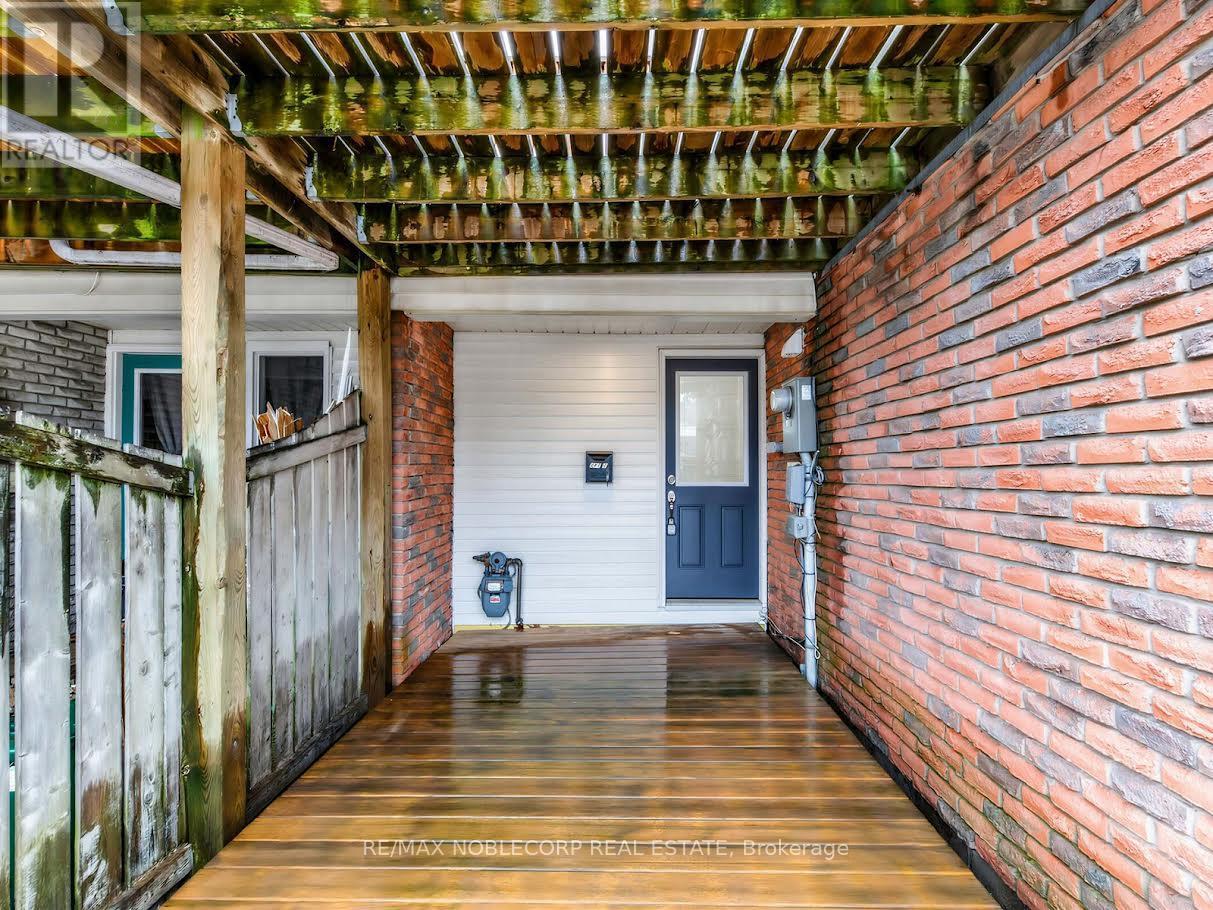 Upper Main - 59 Scott Crescent, Barrie (Letitia Heights), Ontario  L4N 4W2 - Photo 4 - S13042374