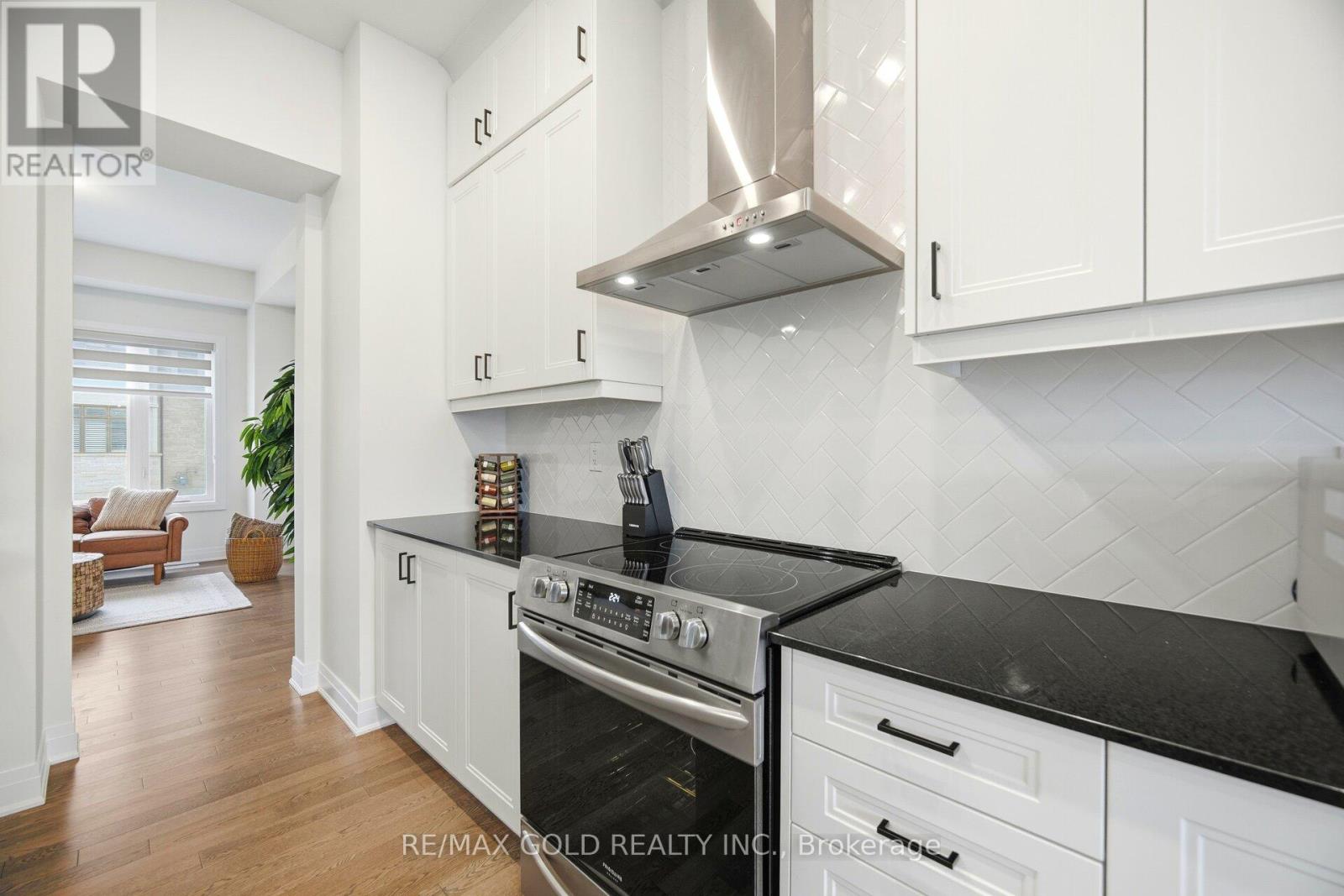 3240 Mariner Passage, Oakville, Ontario  L6M 4K1 - Photo 8 - W12779652