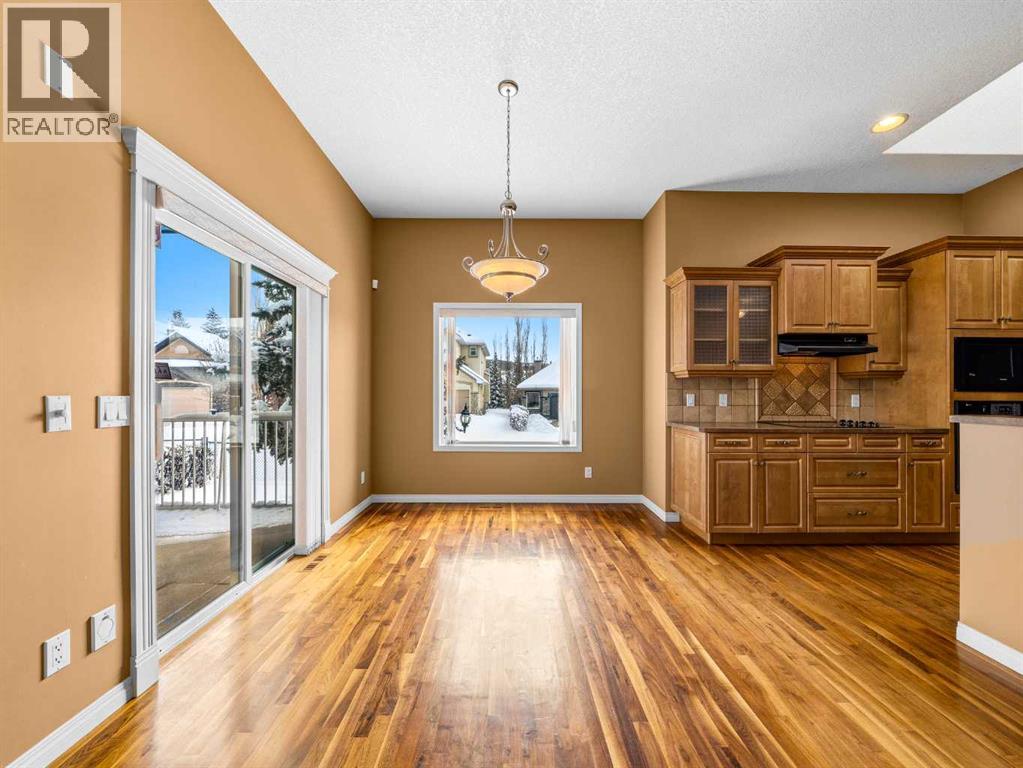 157 Valley Creek Place Nw, Calgary, Alberta  T3B 5V1 - Photo 11 - A2296480