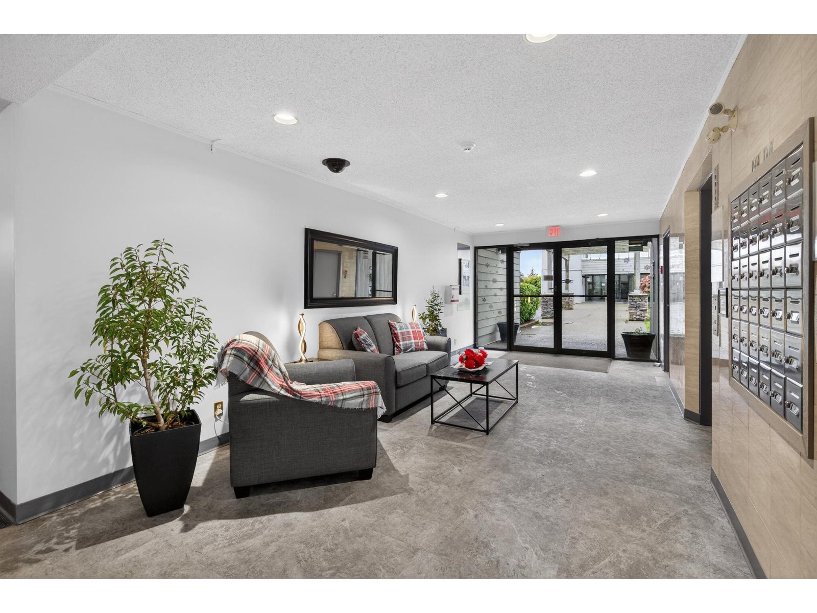 109 15272 19 Avenue, Surrey, British Columbia  V4A 1X6 - Photo 3 - R3115386