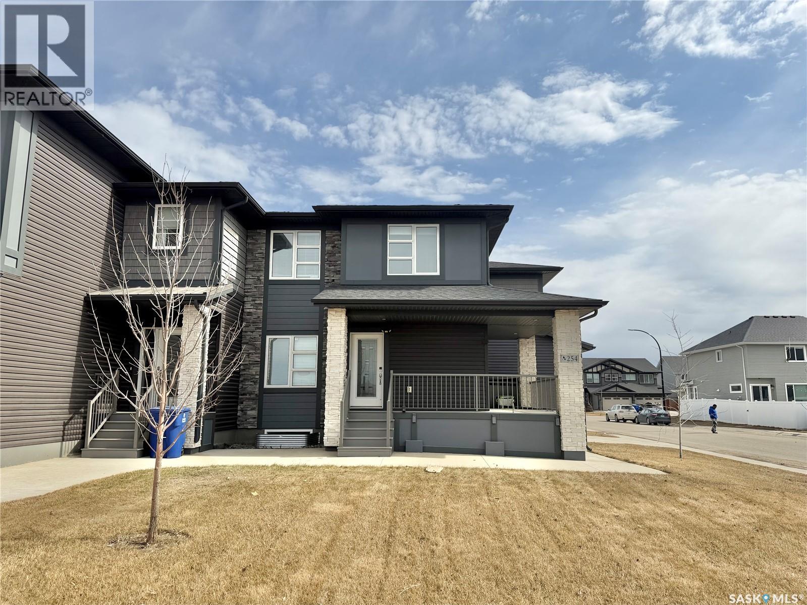 254 Brighton GATE, Saskatoon, Saskatchewan