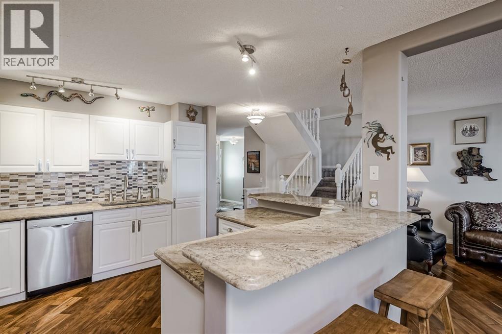 25, 200 Sandstone Drive NW, Calgary, Alberta  T3K 4N7 - Photo 13 - A2302667